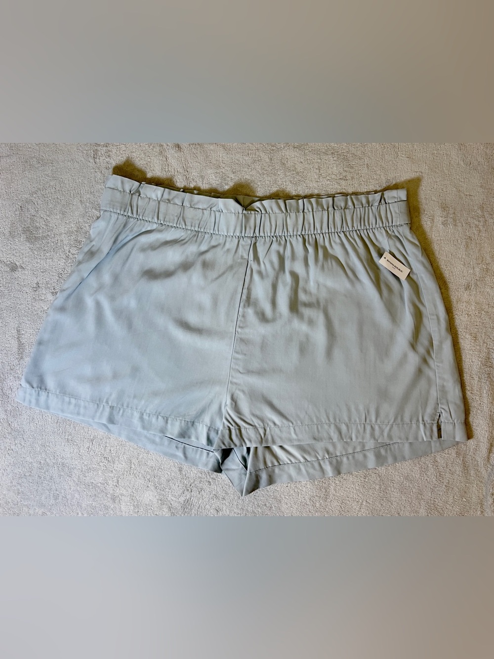 NWT!! Banana Republic Shorts in a Blueish Gray Color Size L Retail $44.99